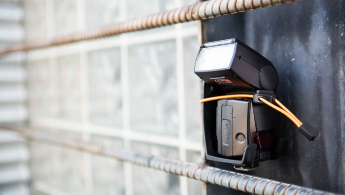 Mounting a Speedlight to a Flat Surface with the RapidMount SLX Mounting a Speedlight to a Flat Surface with the RapidMount SLX