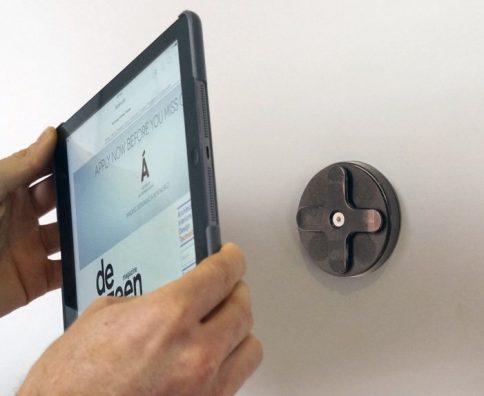 Mounting a 12.9-inch iPad Pro to the Wall Mounting a 12.9-inch iPad Pro to the Wall