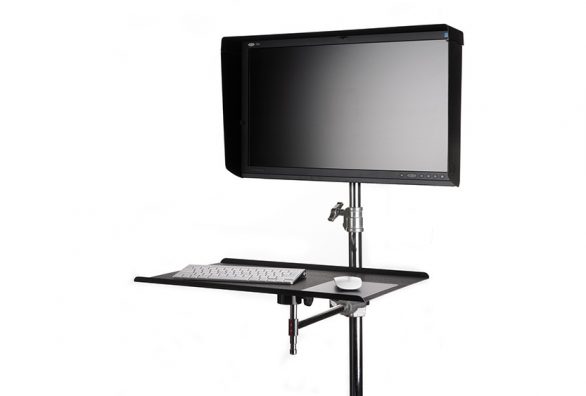 Using a Monitor on a Photo Shoot to See Images Instantly Using a Monitor on a Photo Shoot to See Images Instantly